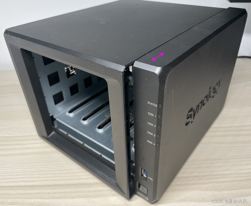 群晖 Sonology NAS DS920+ 拆机装机方法插图3 群晖 Sonology NAS DS920+ 拆机装机方法插图3