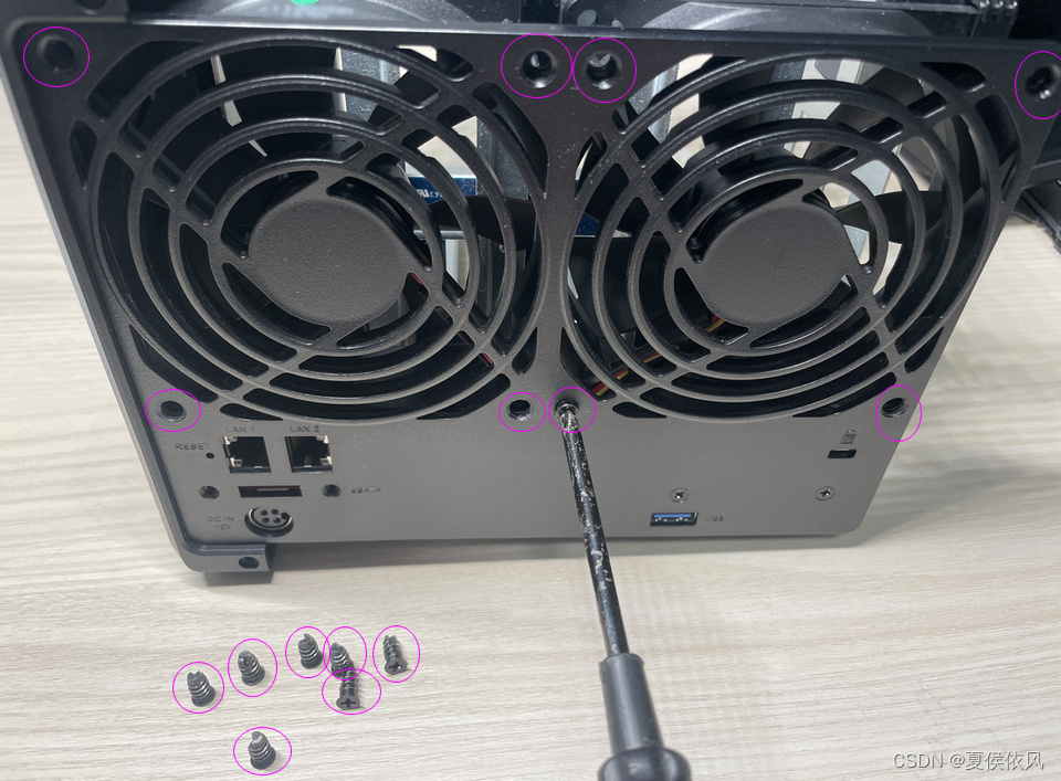 群晖 Sonology NAS DS920+ 拆机装机方法插图4 群晖 Sonology NAS DS920+ 拆机装机方法插图4