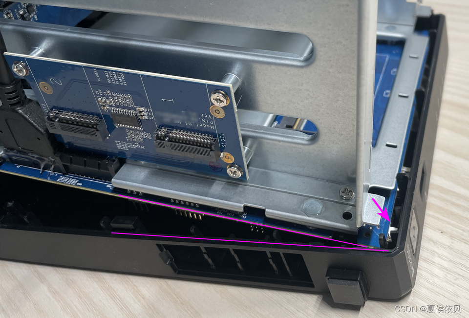 群晖 Sonology NAS DS920+ 拆机装机方法插图9 群晖 Sonology NAS DS920+ 拆机装机方法插图9