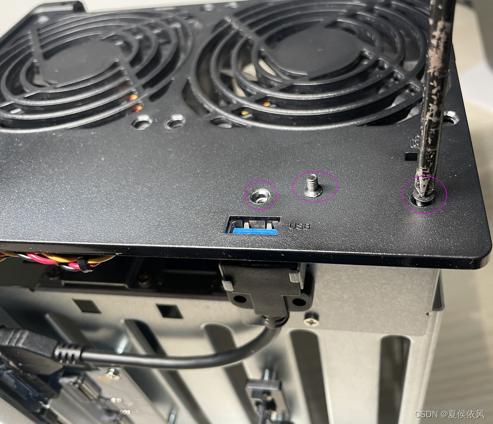 群晖 Sonology NAS DS920+ 拆机装机方法插图7 群晖 Sonology NAS DS920+ 拆机装机方法插图7