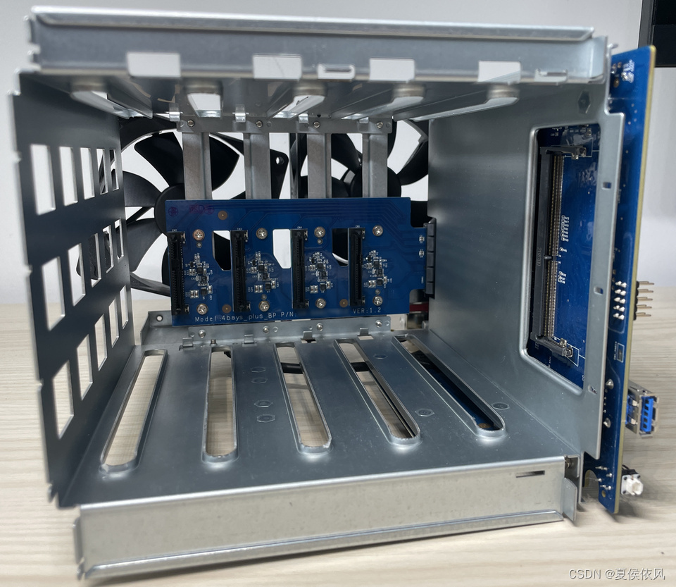 群晖 Sonology NAS DS920+ 拆机装机方法插图10 群晖 Sonology NAS DS920+ 拆机装机方法插图10